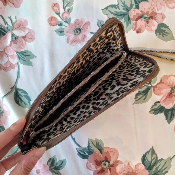 New NWOT Snakeskin Clutch Wristlet Waterproof - Picture 5 of 5